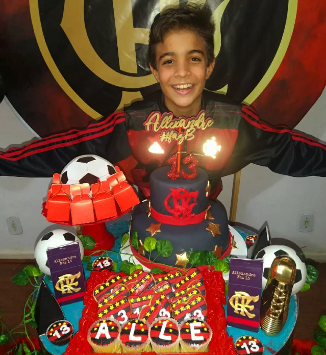 Allexandre Colman celebra seus 13 anos com festa temática do Flamengo - Divulgação