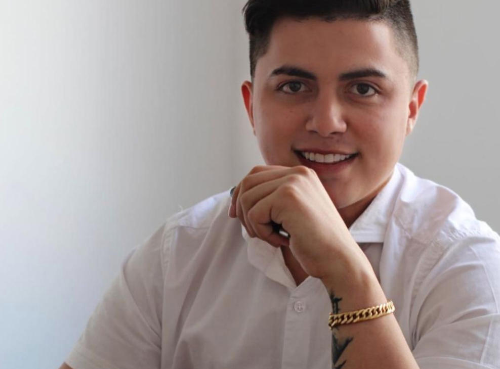 O jovem Márcio Araújo, é CEO de uma empresa de marketing digital de sucesso